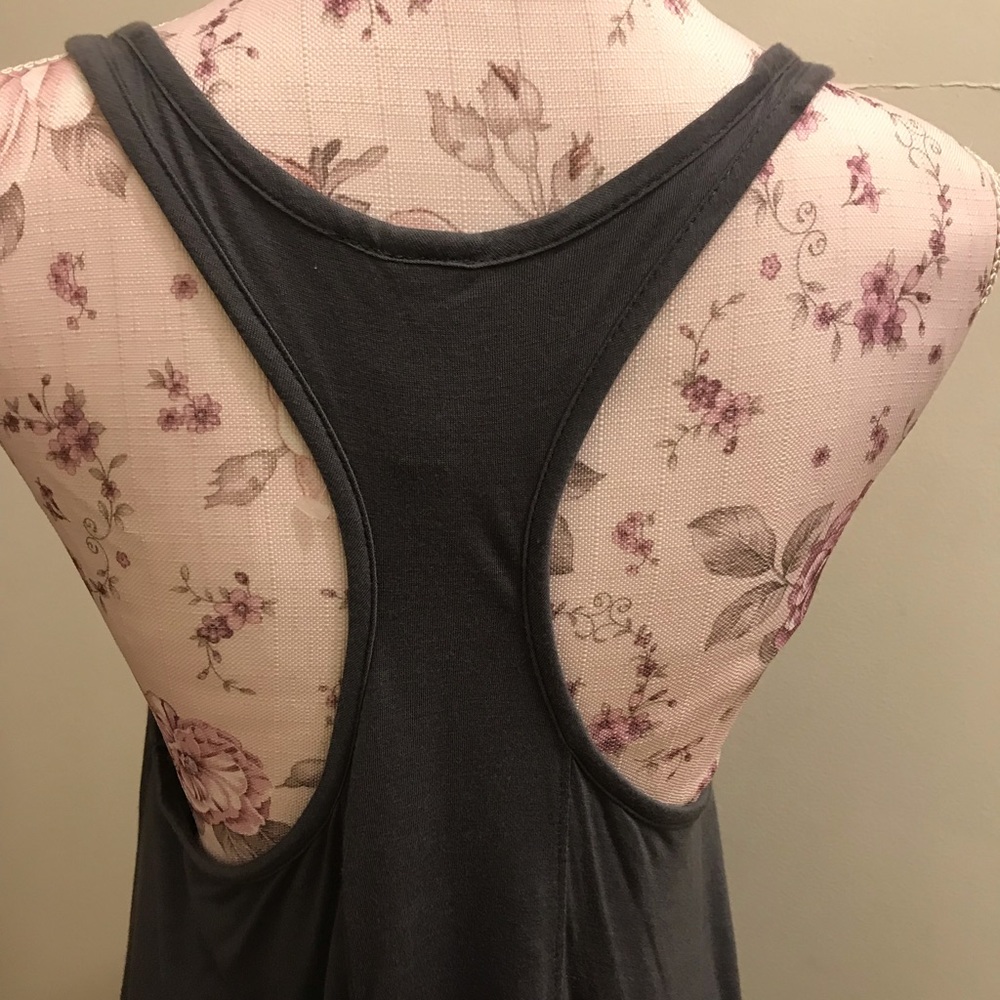 Tops - Picture 3 of 5